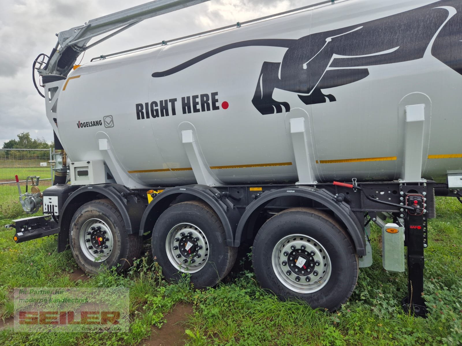 Zubringerfaß des Typs Fliegl STF 30.000 Truck-Line Dreiachs Zubringerfass, Neumaschine in Ansbach (Bild 7)