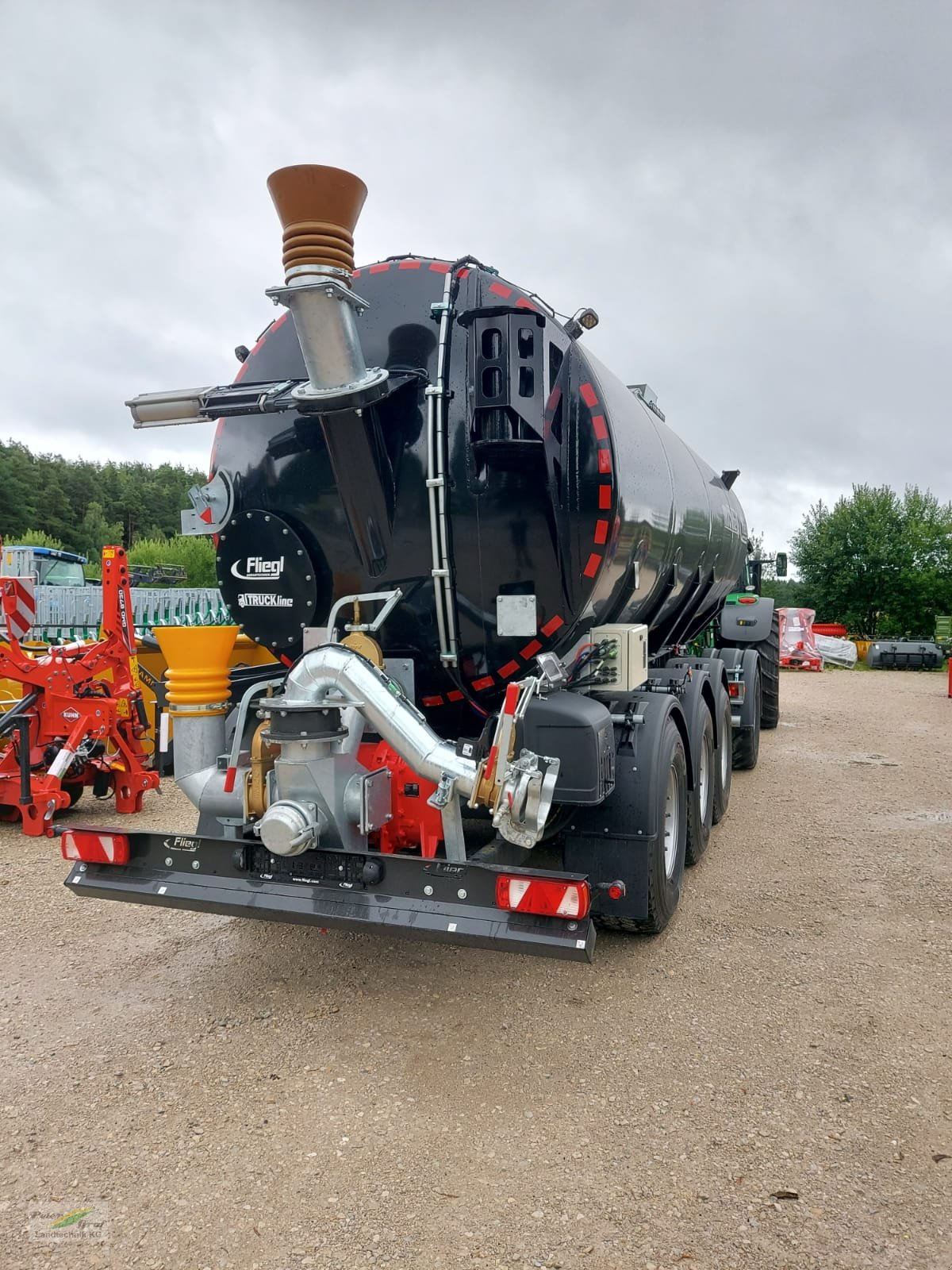 Zubringerfaß a típus Fliegl STF 30000 Truck-Line, Neumaschine ekkor: Pegnitz-Bronn (Kép 4)