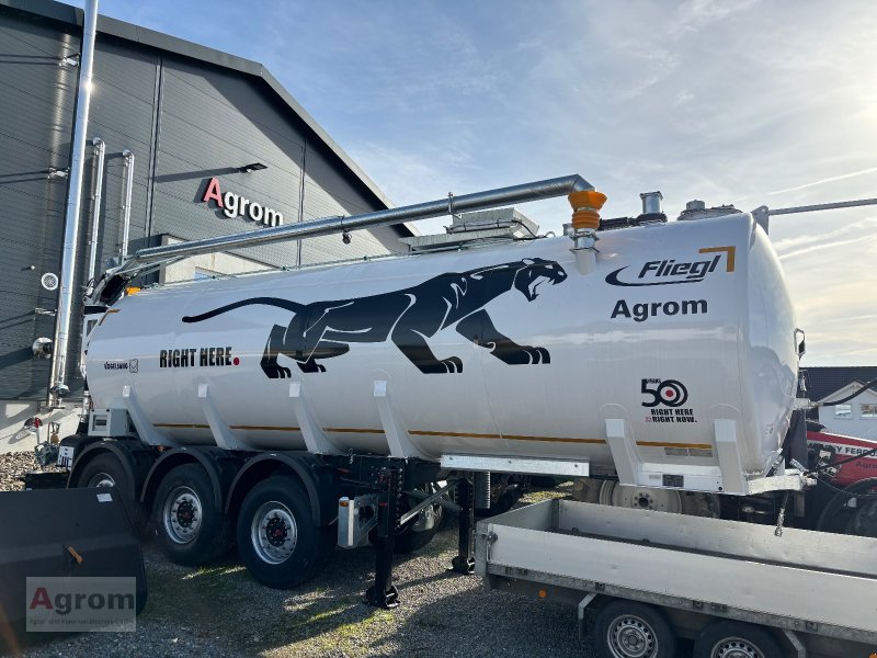 Zubringerfaß des Typs Fliegl STF30000, Neumaschine in Riedhausen (Bild 1)