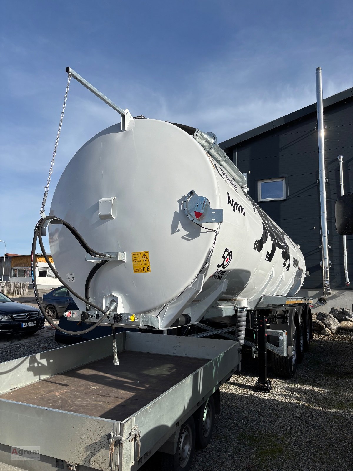 Zubringerfaß of the type Fliegl STF30000, Neumaschine in Riedhausen (Picture 3)