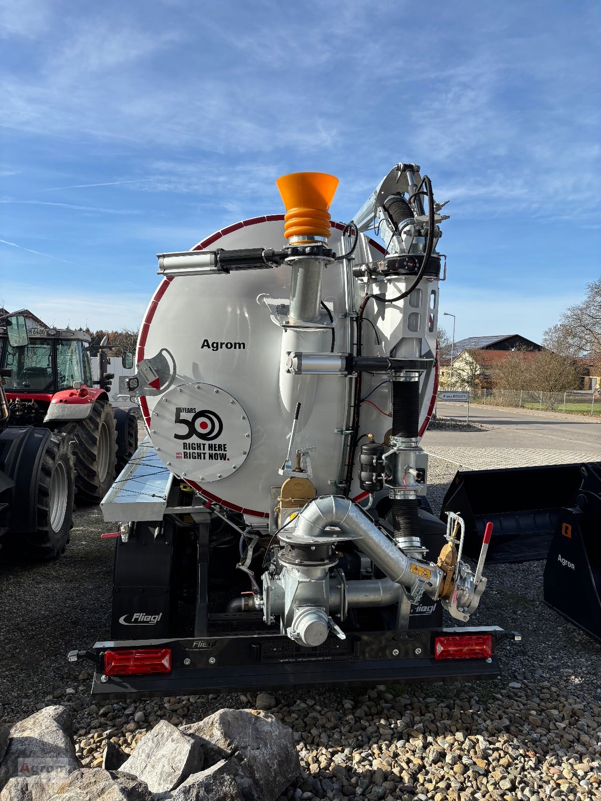 Zubringerfaß of the type Fliegl STF30000, Neumaschine in Riedhausen (Picture 5)