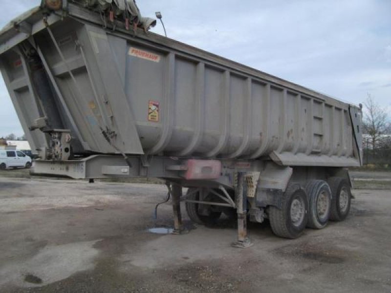 Zubringerfaß от тип Fruehauf BÂCHE manuelle, Gebrauchtmaschine в Bourron Marlotte (Снимка 1)