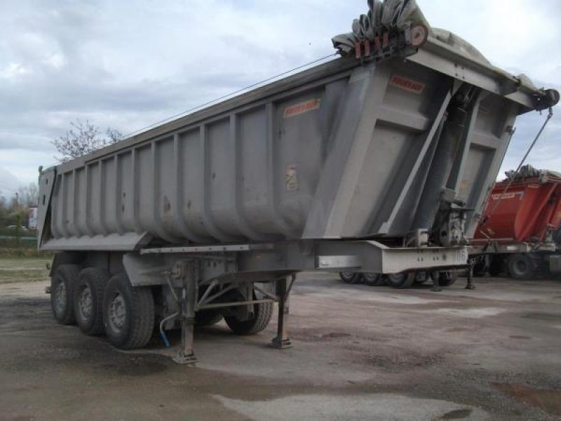 Zubringerfaß des Typs Fruehauf BÂCHE manuelle, Gebrauchtmaschine in Bourron Marlotte (Bild 2)