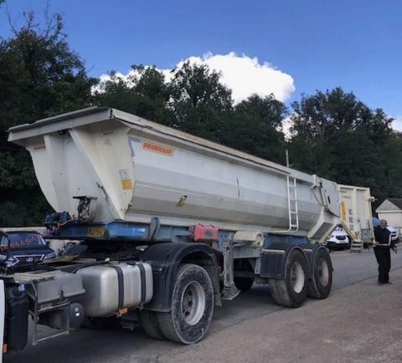 Zubringerfaß от тип Fruehauf porte hydraulique, Gebrauchtmaschine в Bourron Marlotte (Снимка 1)