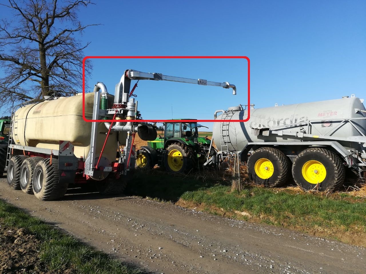 Zubringerfaß des Typs Hofer !! Überladerohr !! Überladegalgen Güllezubringer Zubringer Güllefass Zubringerfaß Pumpfass, Neumaschine in Bad Birnbach (Bild 2)
