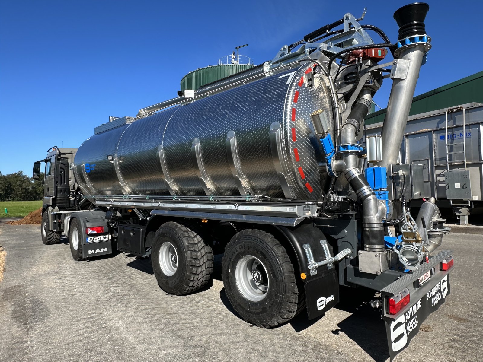 Zubringerfaß του τύπου Schwarte Jansky 2-Achs-Tank-Sattelauflieger mit Überladearm, Neumaschine σε Emsdetten (Φωτογραφία 2)