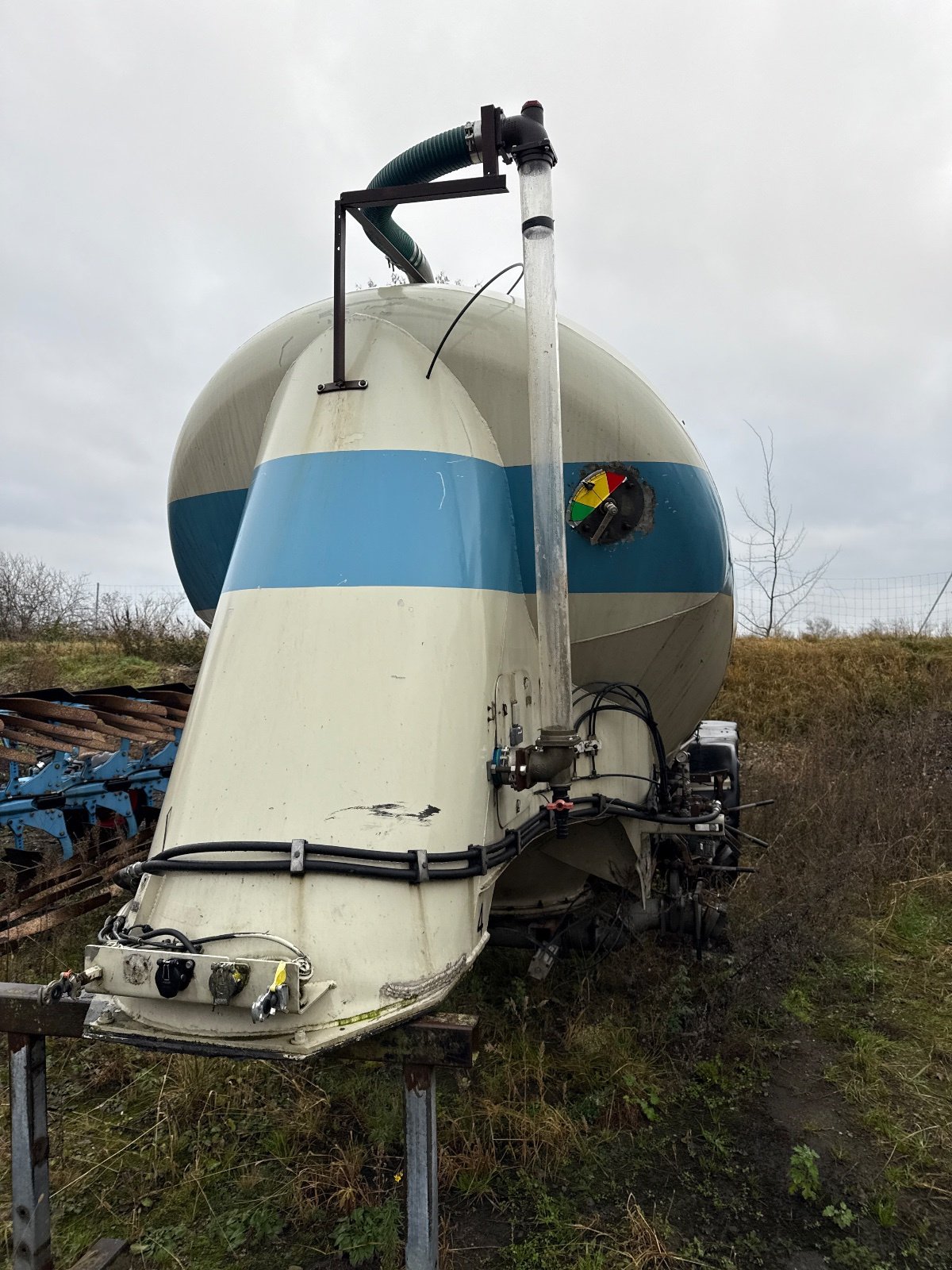 Zubringerfaß typu Schwing 3200, Gebrauchtmaschine v Lauchhammer (Obrázek 1)