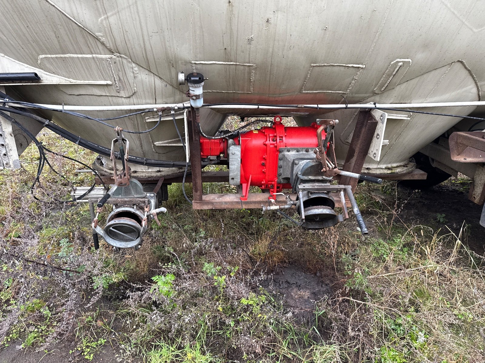 Zubringerfaß typu Schwing 3200, Gebrauchtmaschine v Lauchhammer (Obrázek 2)