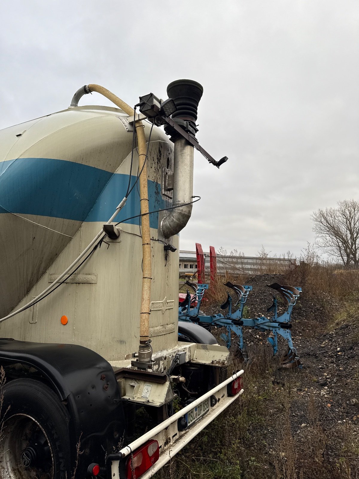 Zubringerfaß typu Schwing 3200, Gebrauchtmaschine v Lauchhammer (Obrázek 3)