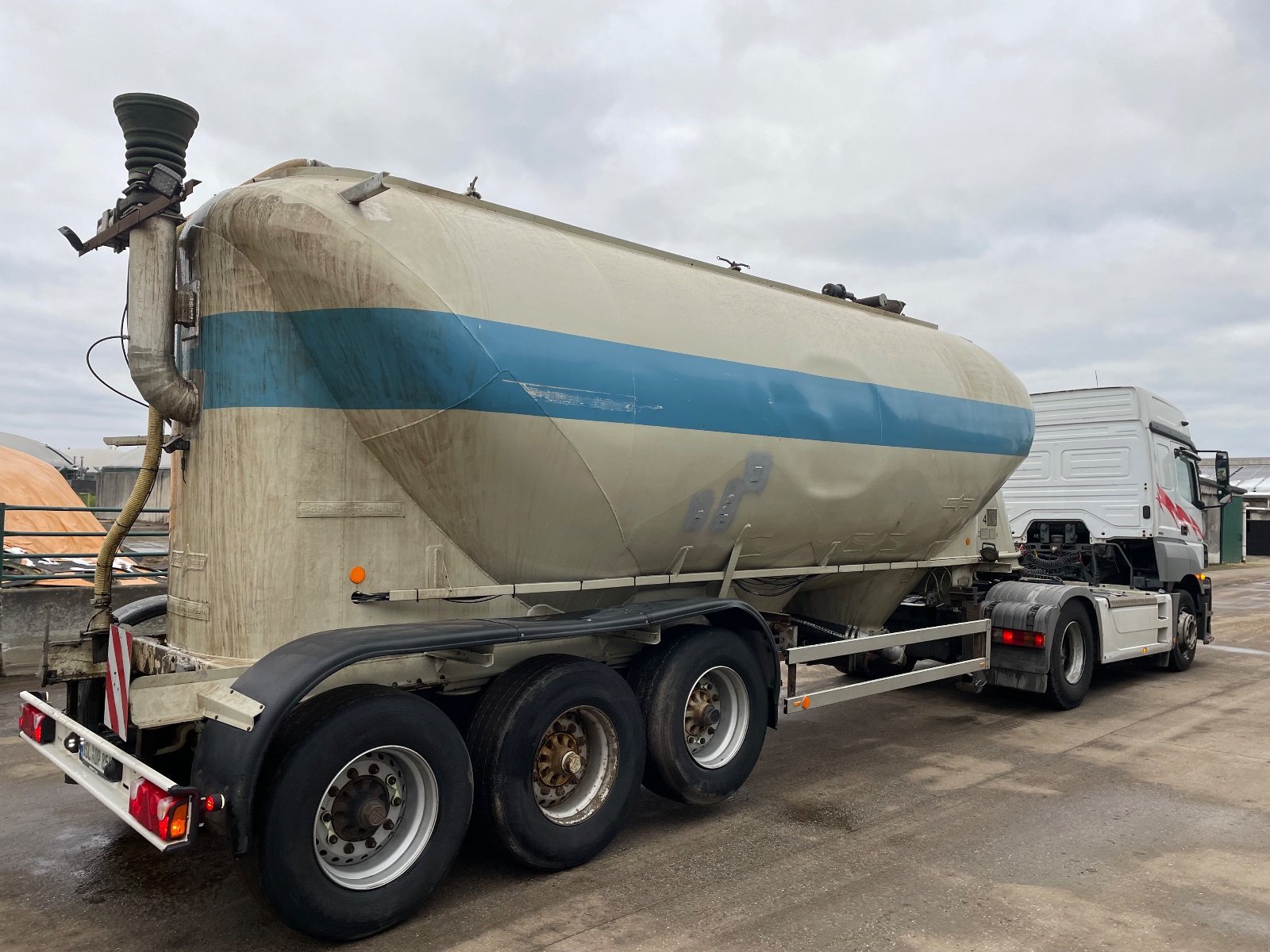 Zubringerfaß типа Schwing 3200, Gebrauchtmaschine в Lauchhammer (Фотография 5)