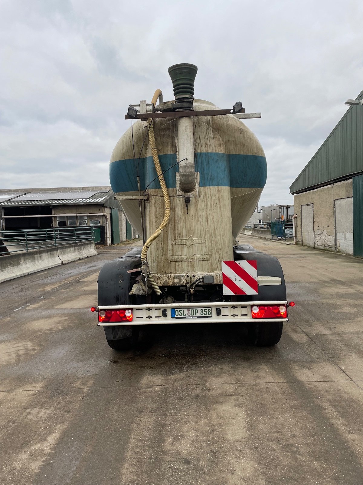 Zubringerfaß типа Schwing 3200, Gebrauchtmaschine в Lauchhammer (Фотография 6)