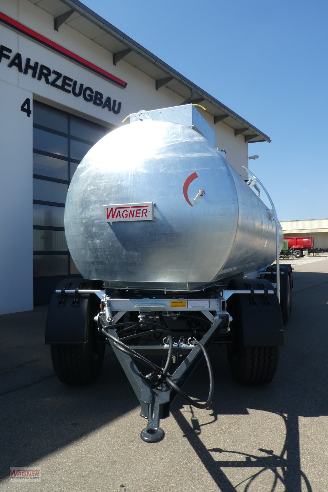 Zubringerfaß des Typs Wagner 3-Achs Güllezubringer, Neumaschine in Deiningen (Bild 3)