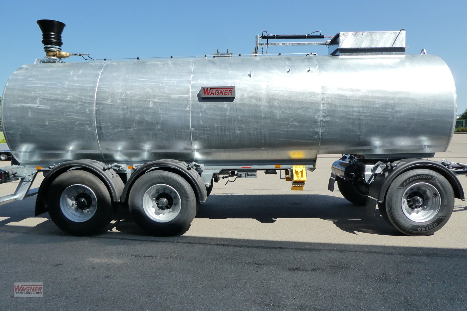 Zubringerfaß des Typs Wagner 3-Achs Güllezubringer, Neumaschine in Deiningen (Bild 5)