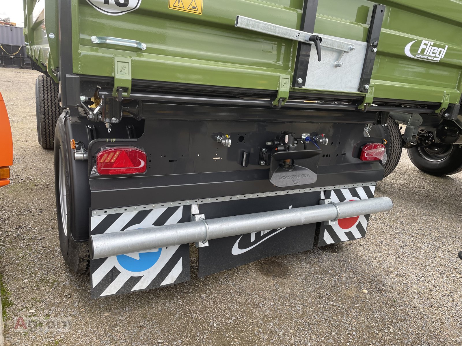 Zweiachskipper des Typs Fliegl DK 180 XL, Neumaschine in Thür (Bild 5)