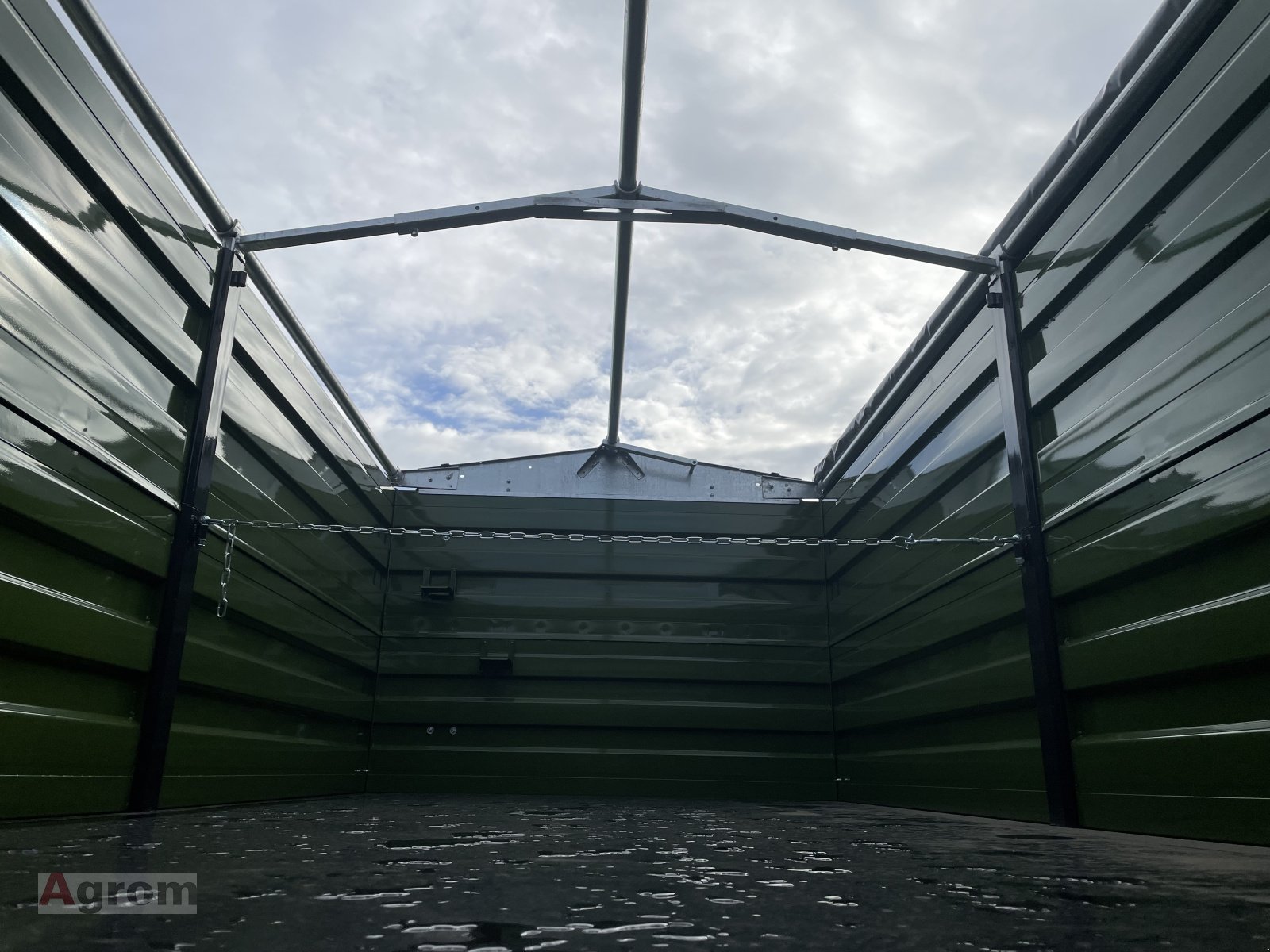 Zweiachskipper des Typs Fliegl DK 180 XL, Neumaschine in Thür (Bild 6)