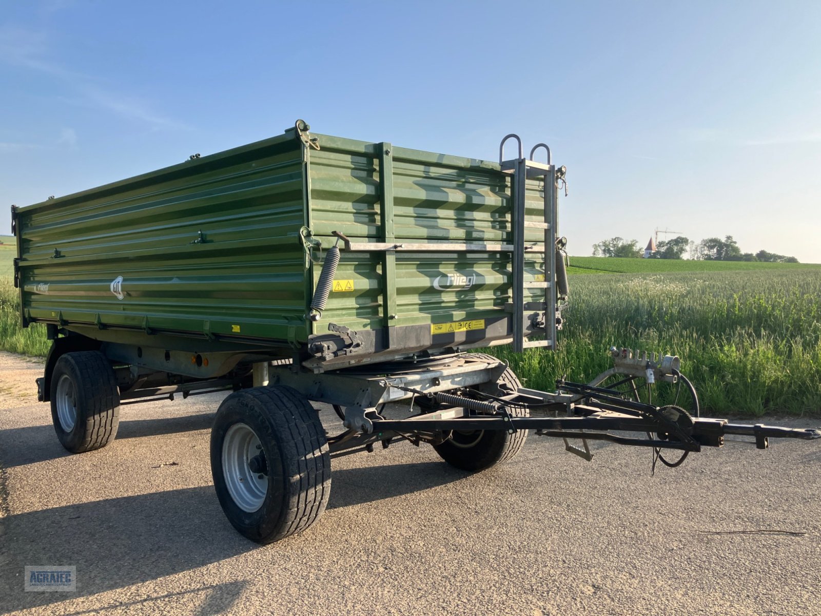 Zweiachskipper des Typs Fliegl DK 80 Fox, Gebrauchtmaschine in Schierling (Bild 1)