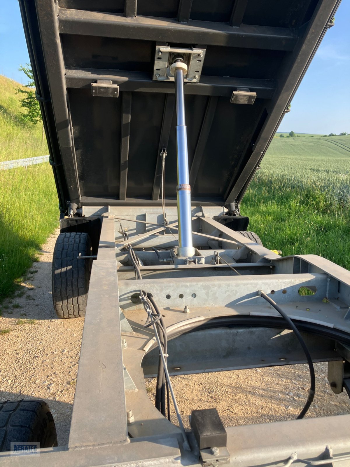 Zweiachskipper des Typs Fliegl DK 80 Fox, Gebrauchtmaschine in Schierling (Bild 3)