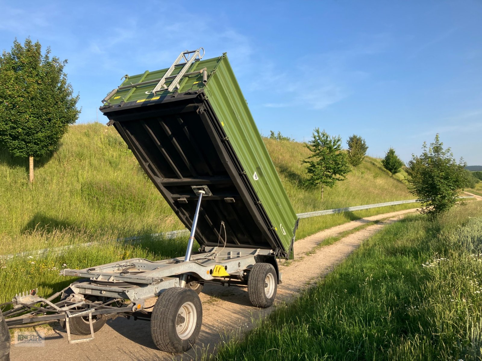 Zweiachskipper des Typs Fliegl DK 80 Fox, Gebrauchtmaschine in Schierling (Bild 4)