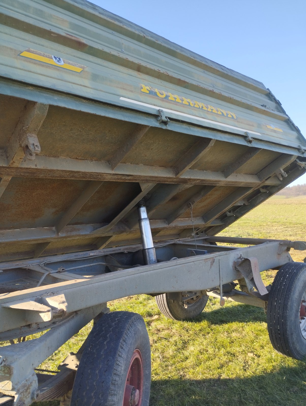 Zweiachskipper des Typs Fuhrmann Dreiseitenkipper, Gebrauchtmaschine in Wetzleinsdorf (Bild 2)