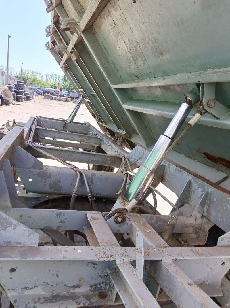 Zweiachskipper des Typs Werdau HW 80.11, Gebrauchtmaschine in Liebenwalde (Bild 12)