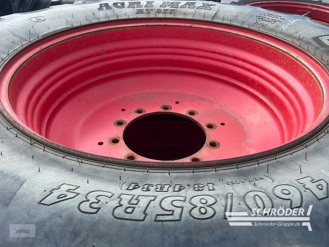 Zwillingsrad des Typs BKT 460/85R34 + 520/85R46, Gebrauchtmaschine in Westerstede (Bild 2)