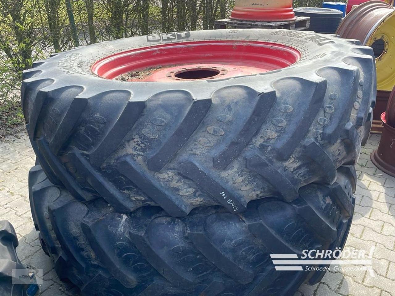 Zwillingsrad des Typs BKT 460/85R34 + 520/85R46, Gebrauchtmaschine in Westerstede (Bild 4)