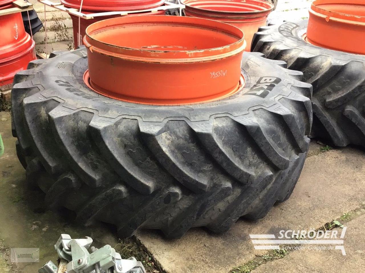 Zwillingsrad του τύπου BKT ZWILLINGSRÄDER 710/75 R42 + VERSCHLÜSSE, Gebrauchtmaschine σε Penzlin (Φωτογραφία 2)