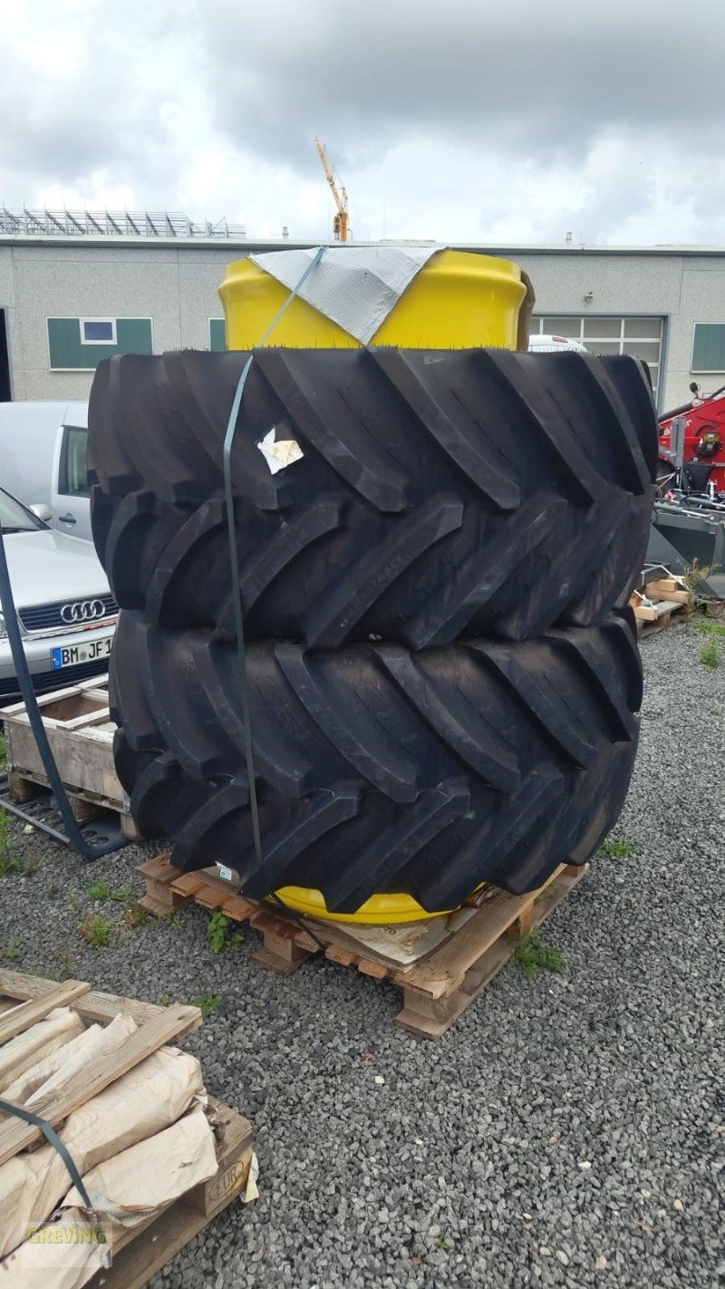 Zwillingsrad des Typs Bohnenkamp Zwilling BKT IF 710/55R34 mit Stocks, Neumaschine in Euskirchen (Bild 1)