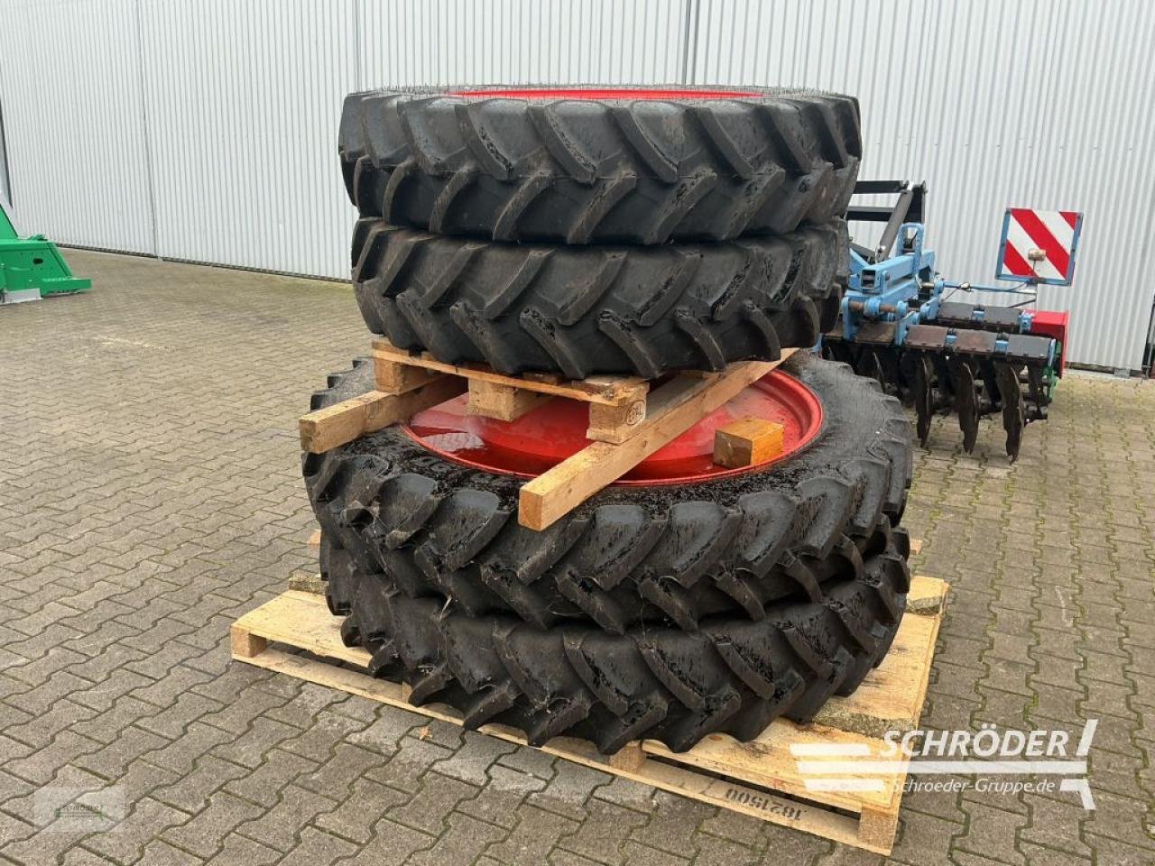 Zwillingsrad типа CLAAS PFLEGEBEREIFUNG 320/85 R36 / 320/85 R50, Gebrauchtmaschine в Lastrup (Фотография 2)