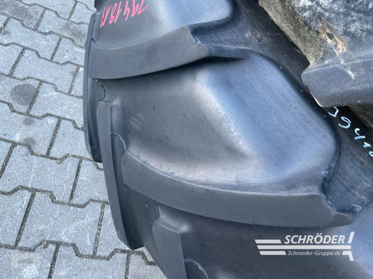 Zwillingsrad des Typs Continental 420/85 R28 + 520/85 R42, Gebrauchtmaschine in Wildeshausen (Bild 5)