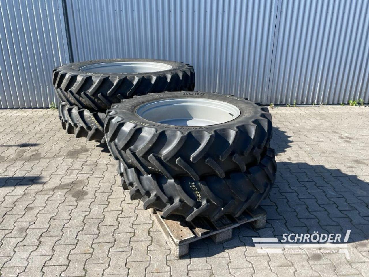 Zwillingsrad типа Deutz-Fahr PFLEGERÄDER 320/90 R32 + 380/90 R46, Gebrauchtmaschine в Wildeshausen (Фотография 1)