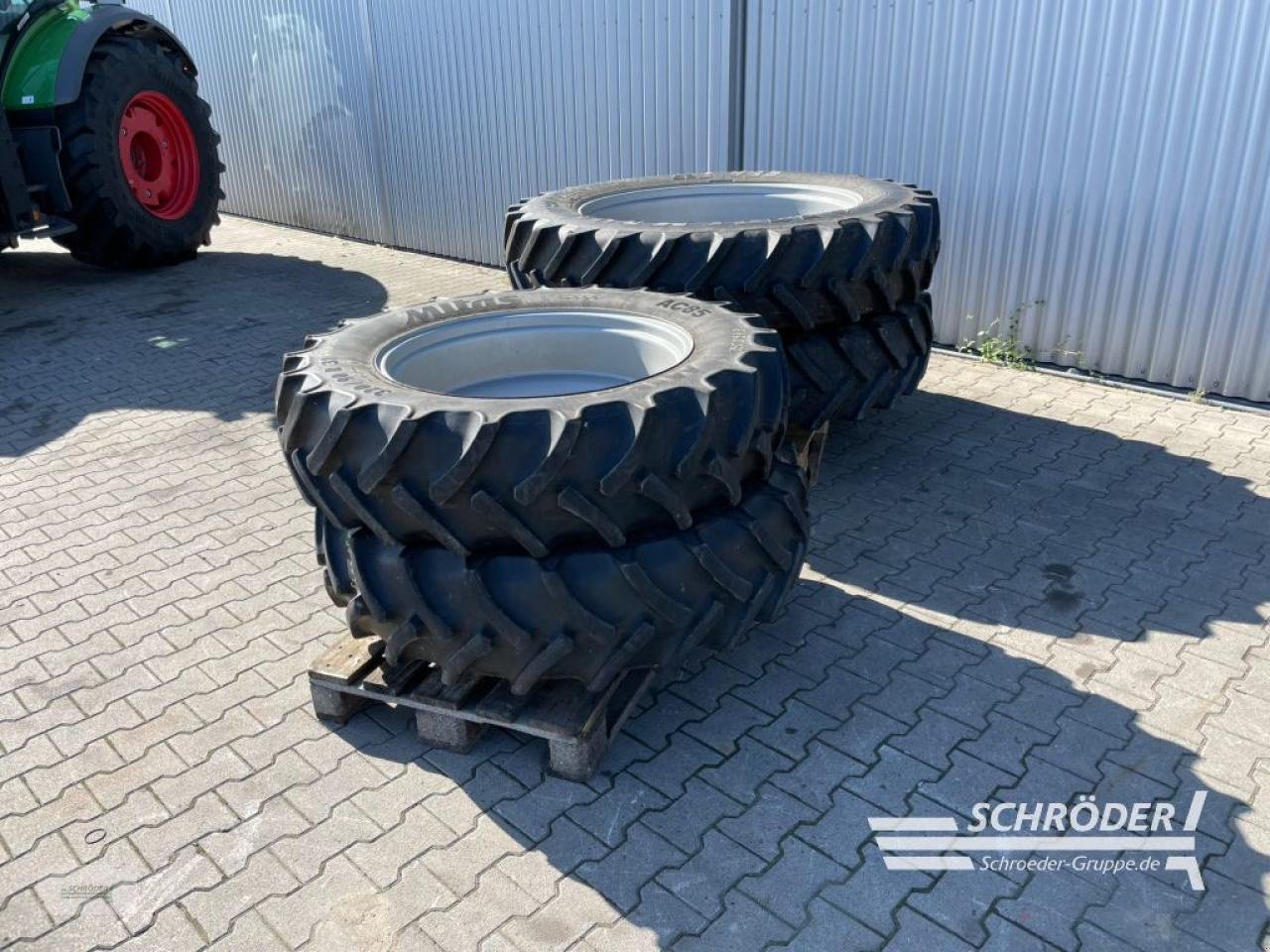 Zwillingsrad типа Deutz-Fahr PFLEGERÄDER 320/90 R32 + 380/90 R46, Gebrauchtmaschine в Wildeshausen (Фотография 5)