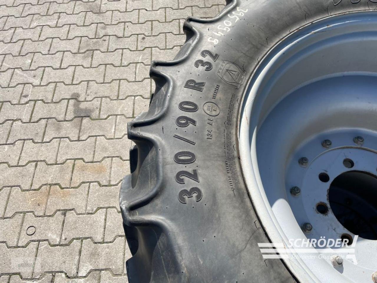 Zwillingsrad типа Deutz-Fahr PFLEGERÄDER 320/90 R32 + 380/90 R46, Gebrauchtmaschine в Wildeshausen (Фотография 9)