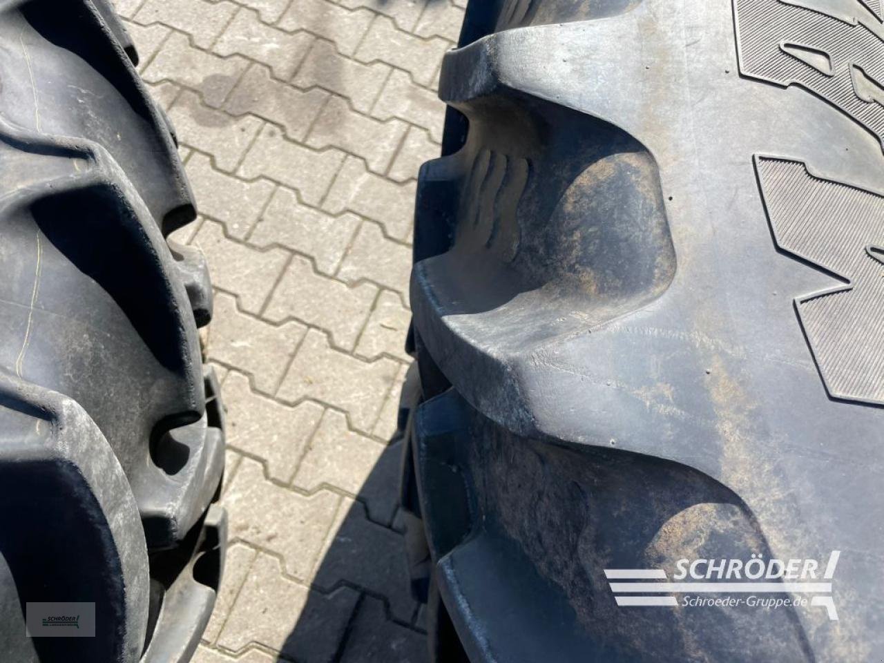 Zwillingsrad типа Deutz-Fahr PFLEGERÄDER 320/90 R32 + 380/90 R46, Gebrauchtmaschine в Wildeshausen (Фотография 12)