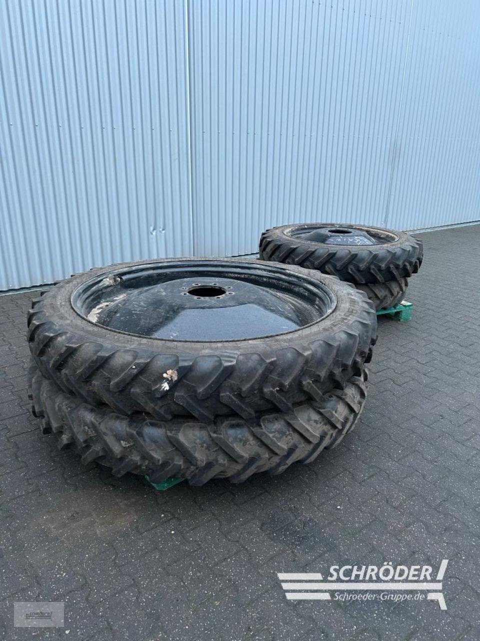 Zwillingsrad Türe ait Fendt 2X 270/95 R38 / 2X 270/95 R 54 CEAT, Gebrauchtmaschine içinde Schwarmstedt (resim 1)