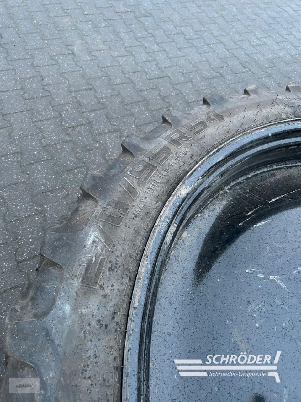 Zwillingsrad Türe ait Fendt 2X 270/95 R38 / 2X 270/95 R 54 CEAT, Gebrauchtmaschine içinde Schwarmstedt (resim 5)
