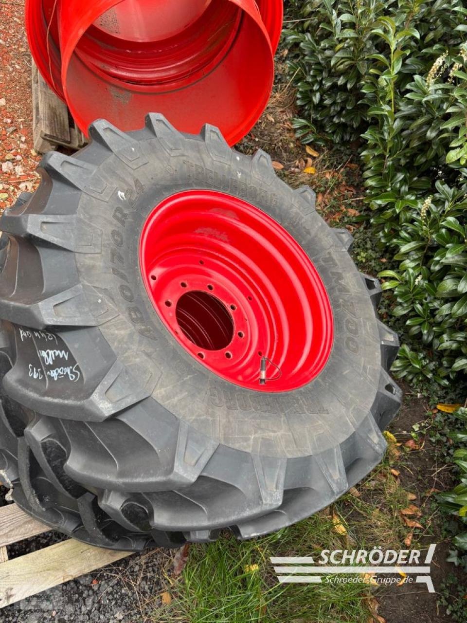 Zwillingsrad des Typs Fendt 480/70 R24 + 520/70 R38 TRELLEBORG, Gebrauchtmaschine in Hemmoor (Bild 3)
