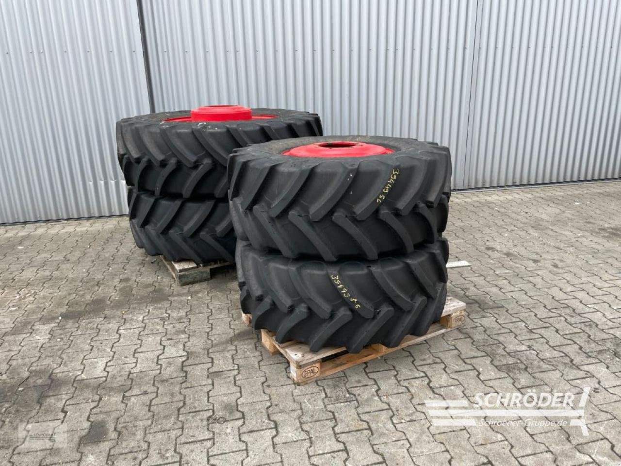 Zwillingsrad typu Fendt KOMPLETTRÄDER 480/70R24 + 520/70R38 CEAT, Gebrauchtmaschine v Wildeshausen (Obrázek 1)