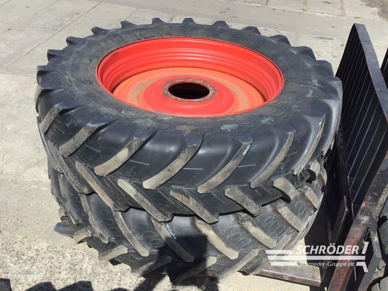 Zwillingsrad des Typs Fendt KOMPLETTRÄDER 520/85 R46, Gebrauchtmaschine in Penzlin (Bild 2)