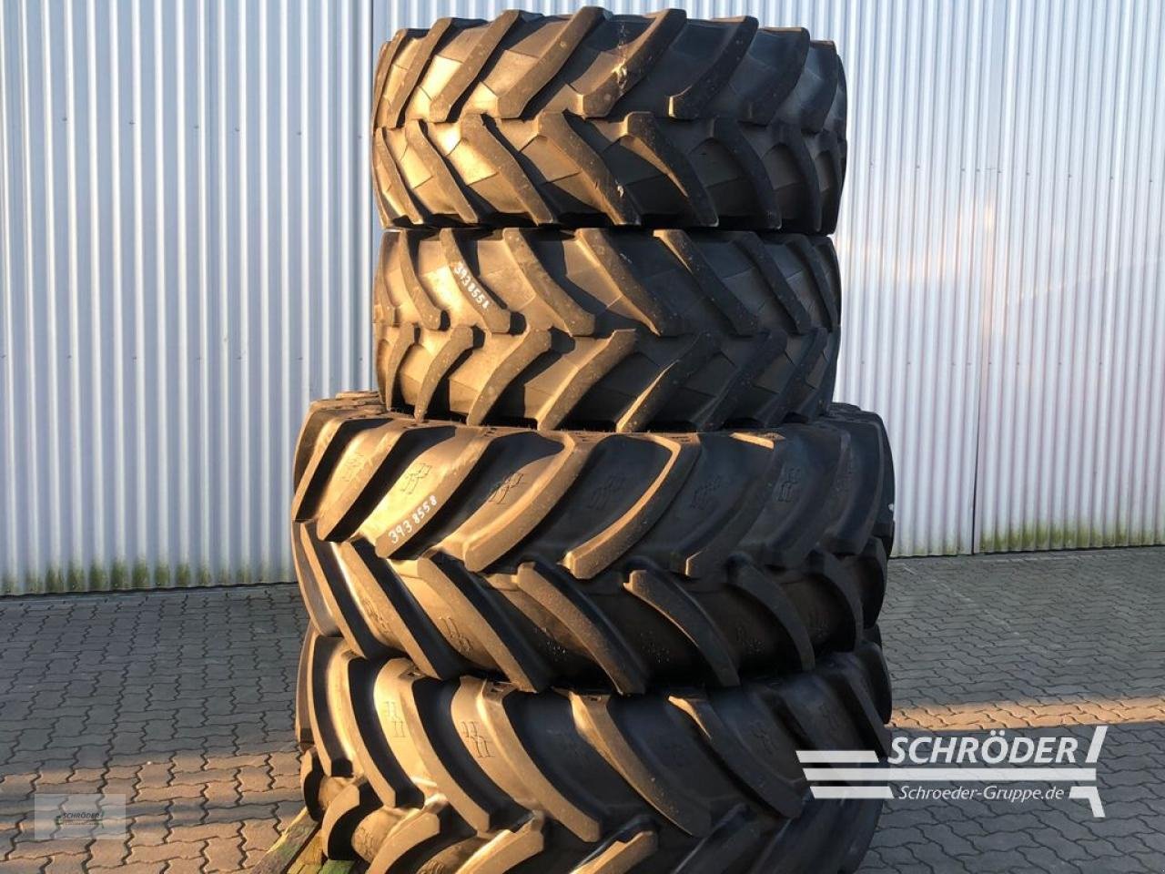 Zwillingsrad typu Fendt KOMPLETTRÄDER 540/65 R28 + 650/65 R38, Gebrauchtmaschine v Ahlerstedt (Obrázek 1)