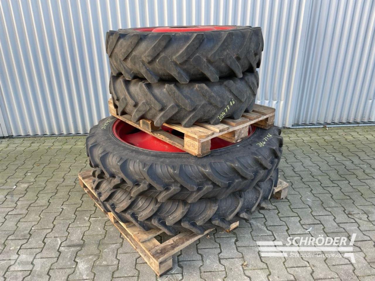 Zwillingsrad des Typs Fendt PFLEGEBEREIFUNG 270/95 R46 + 11.2 R28, Gebrauchtmaschine in Wildeshausen (Bild 1)