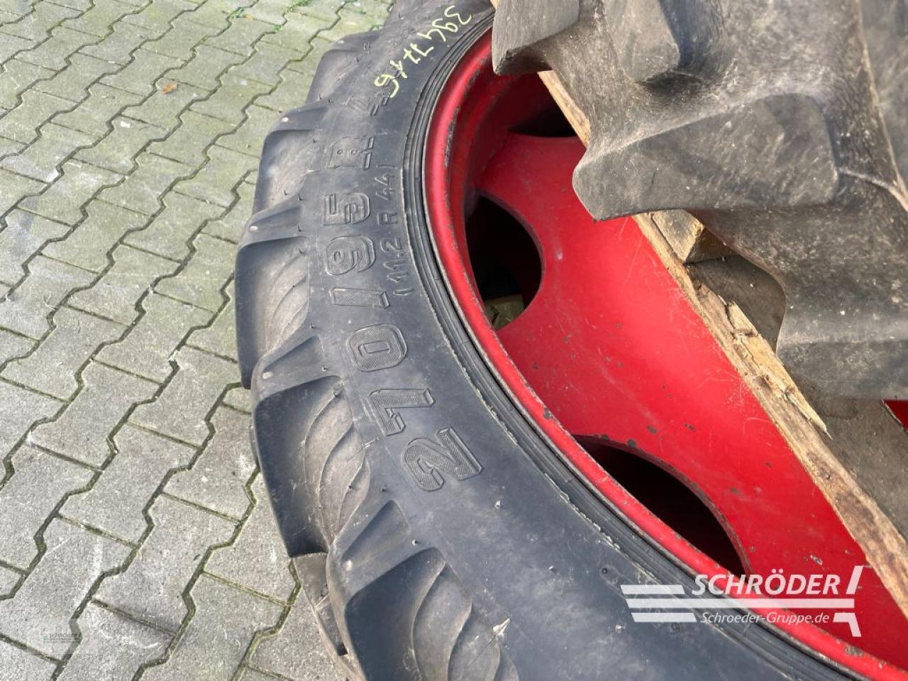 Zwillingsrad des Typs Fendt PFLEGEBEREIFUNG 270/95 R46 + 11.2 R28, Gebrauchtmaschine in Wildeshausen (Bild 11)