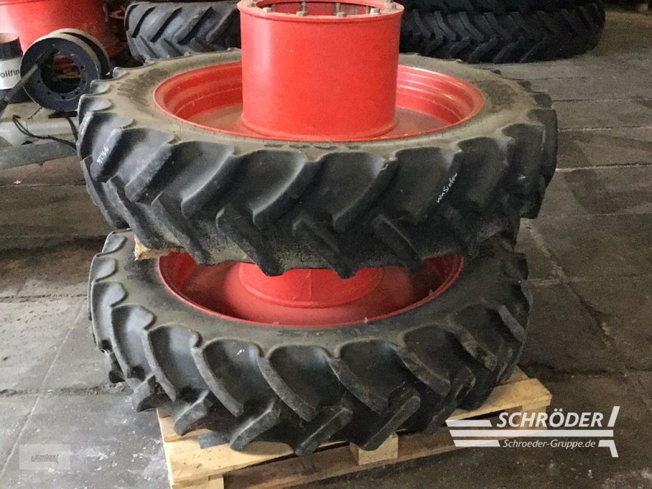 Zwillingsrad del tipo Fendt PFLEGERÄDER  2X320/85R38 + 2X320/105R54, Gebrauchtmaschine In Penzlin (Immagine 2)