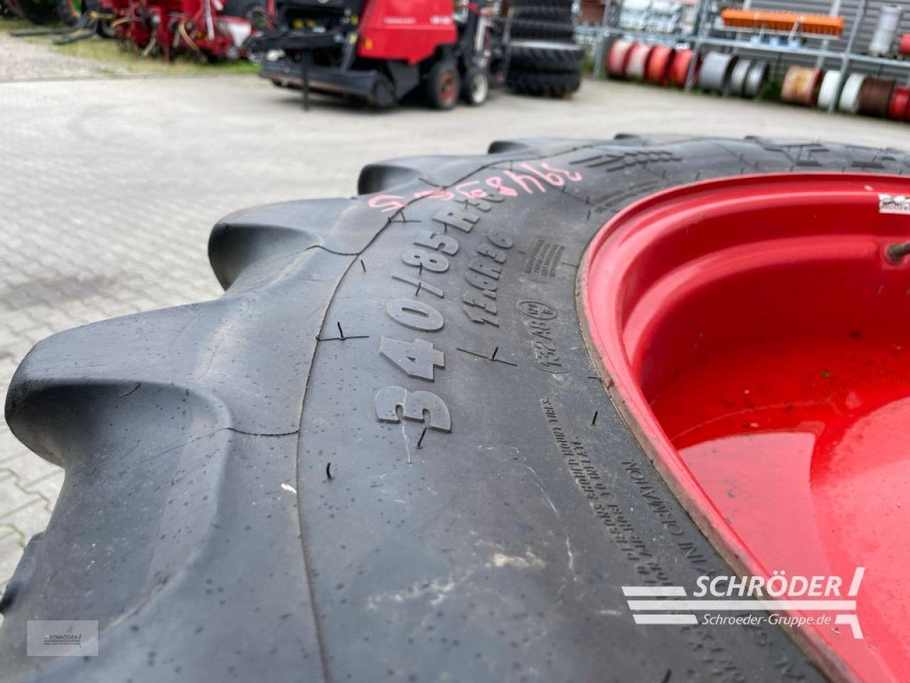 Zwillingsrad des Typs Fendt PFLEGERÄDER 340/85 R36 + 320/90 R54, Gebrauchtmaschine in Wildeshausen (Bild 7)