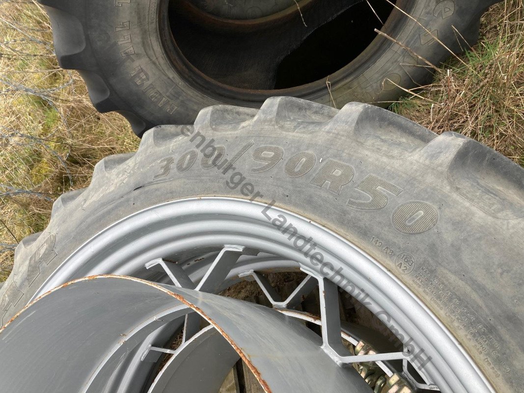 Zwillingsrad типа GoodYear 300/90R50, Gebrauchtmaschine в Heiligengrabe OT Liebenthal (Фотография 2)