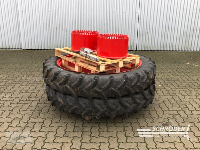 Zwillingsrad du type Kleber KLEBER ZWILLINGSBEREIFUNG 300/95 R52, Gebrauchtmaschine en Ahlerstedt (Photo 1)