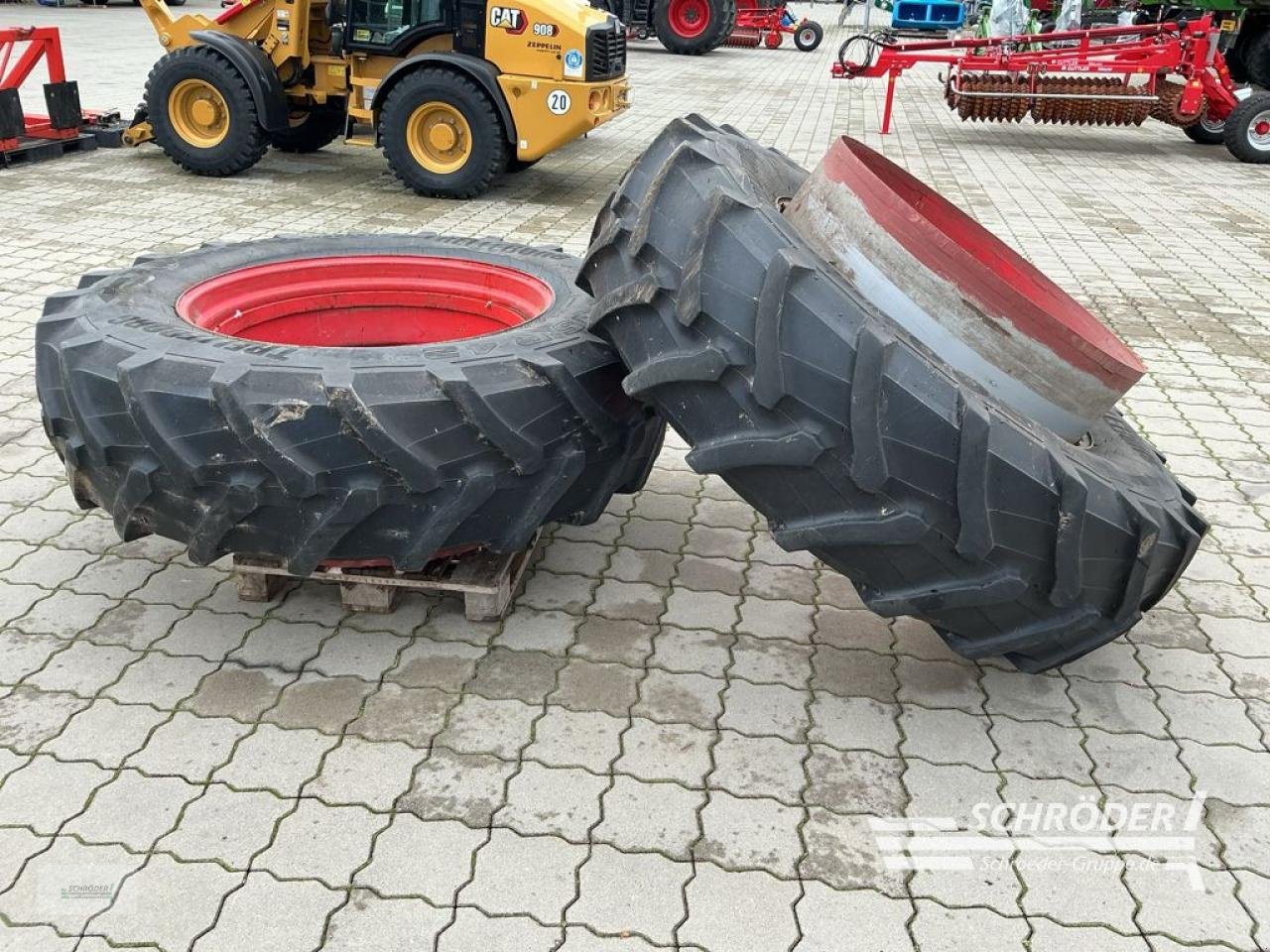 Zwillingsrad des Typs Kock & Sohn 520/85 R42 ZWILLINGSBEREIFUNG, Gebrauchtmaschine in Wildeshausen (Bild 8)