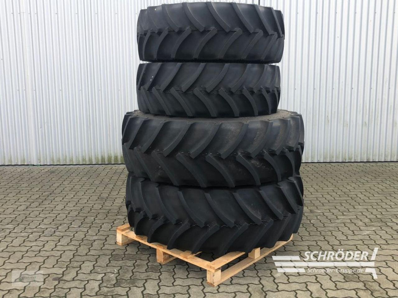 Zwillingsrad от тип Massey Ferguson 440/65 R28 + 540/65 R38 KOMPLETTRÄDER, Gebrauchtmaschine в Ahlerstedt (Снимка 9)
