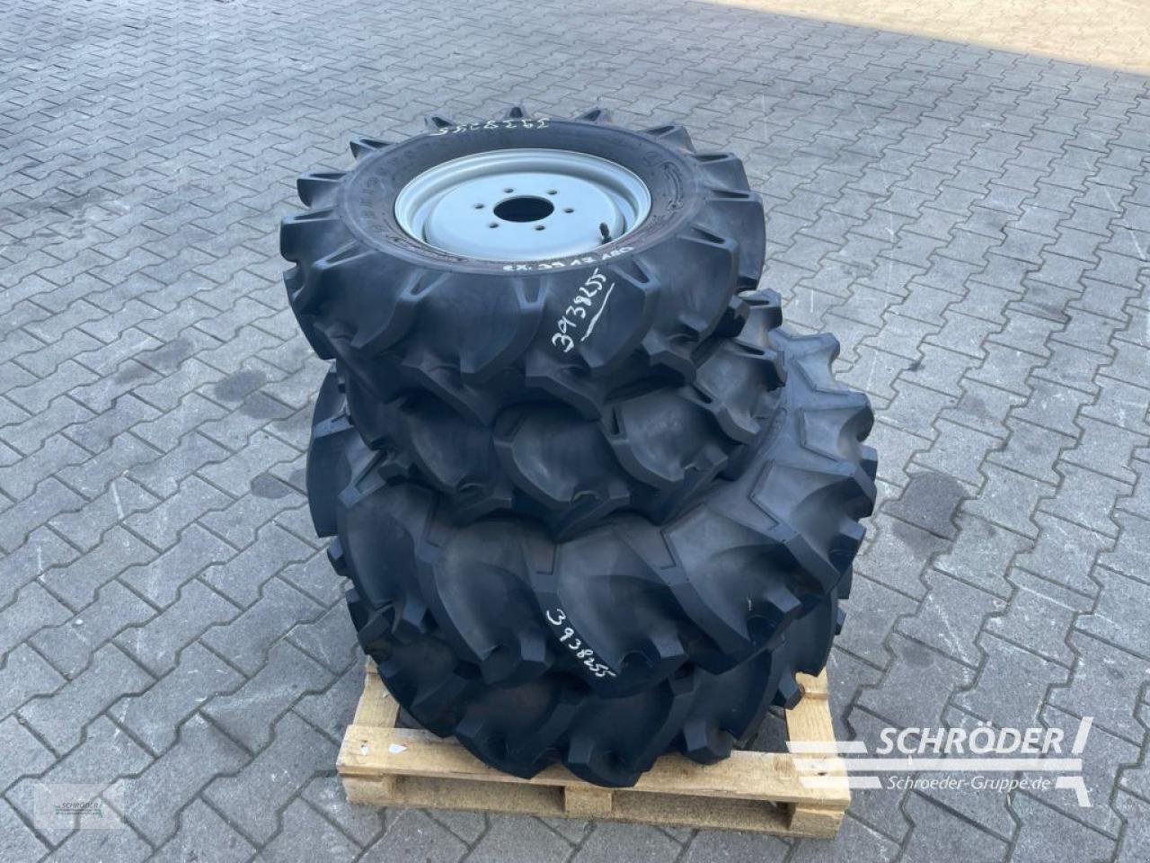 Zwillingsrad typu Massey Ferguson BRIDGESTONE 9.5-18 + 6.00-12, Gebrauchtmaschine v Wildeshausen (Obrázek 3)