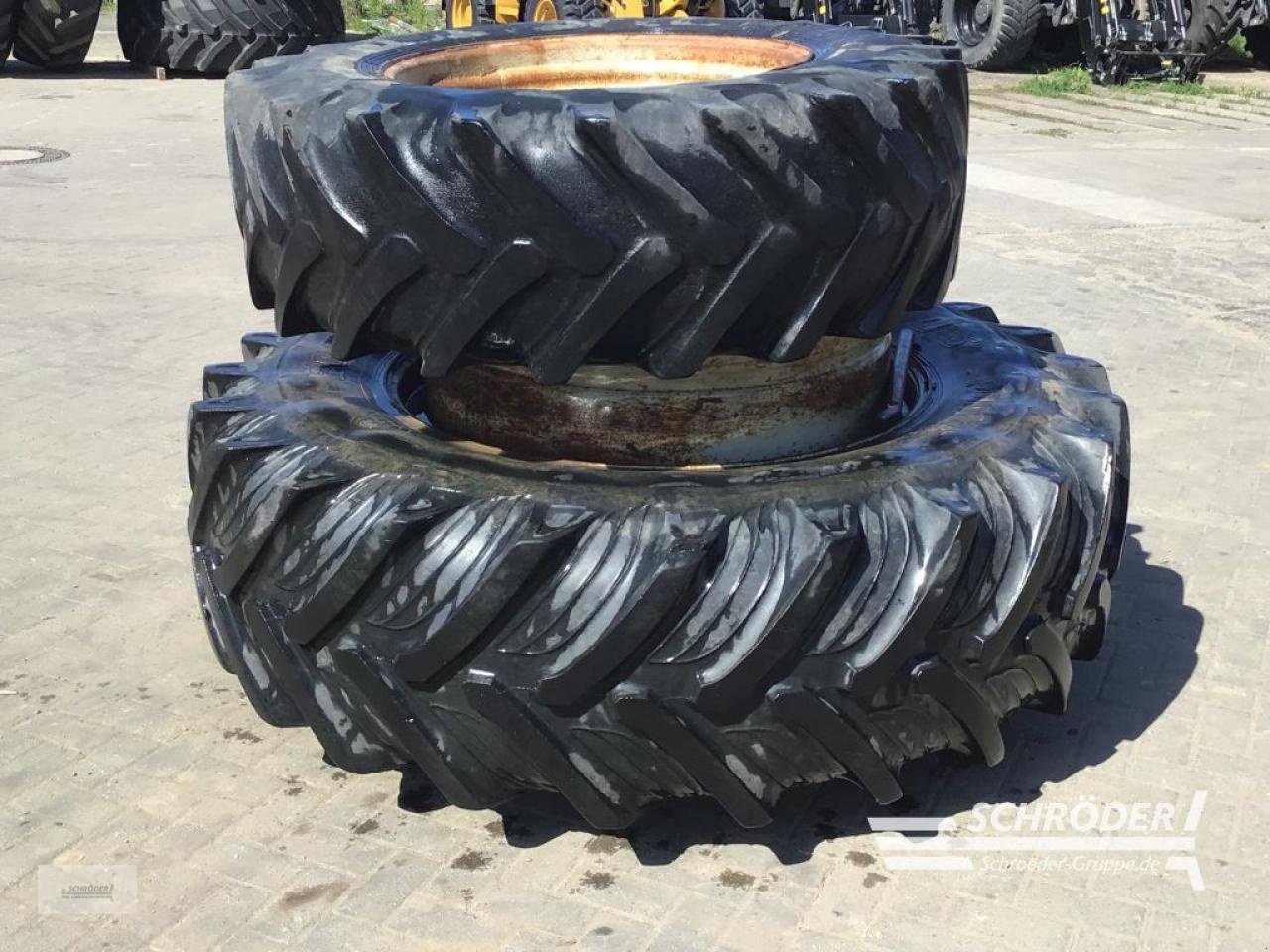 Zwillingsrad typu Massey Ferguson ZWILLINGSRÄDER 2X 16.9 R30 + 2X 20.8 R42, Gebrauchtmaschine v Penzlin (Obrázek 4)